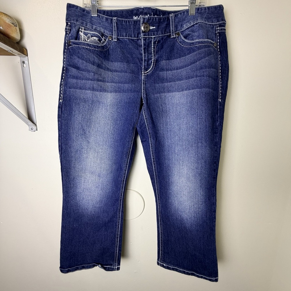 Maurices Capri Jeans Womens 14 Dark Blue Excellent Embroidered Stretch Denim